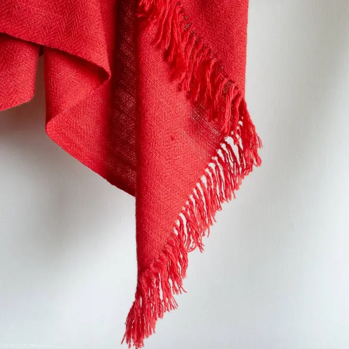 Buy Handmade Woolen Shawls For Women | Himalayan Weavers