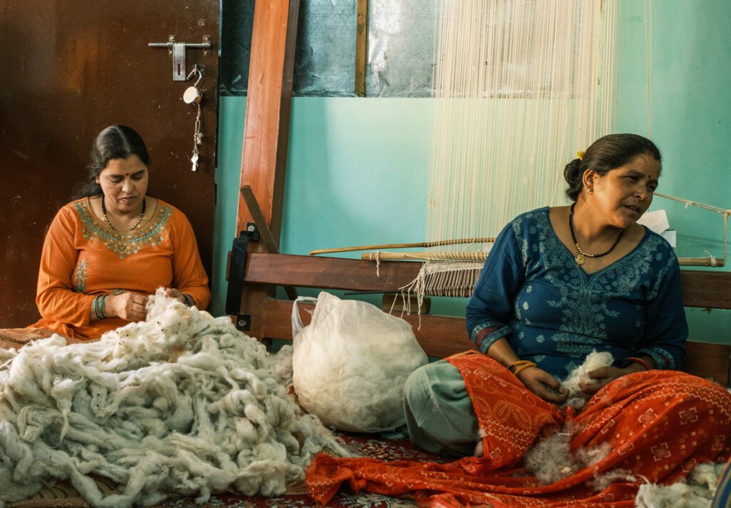 wool cleaning for making woolen shawls